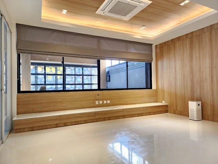 ติดตั้งม่านพับ